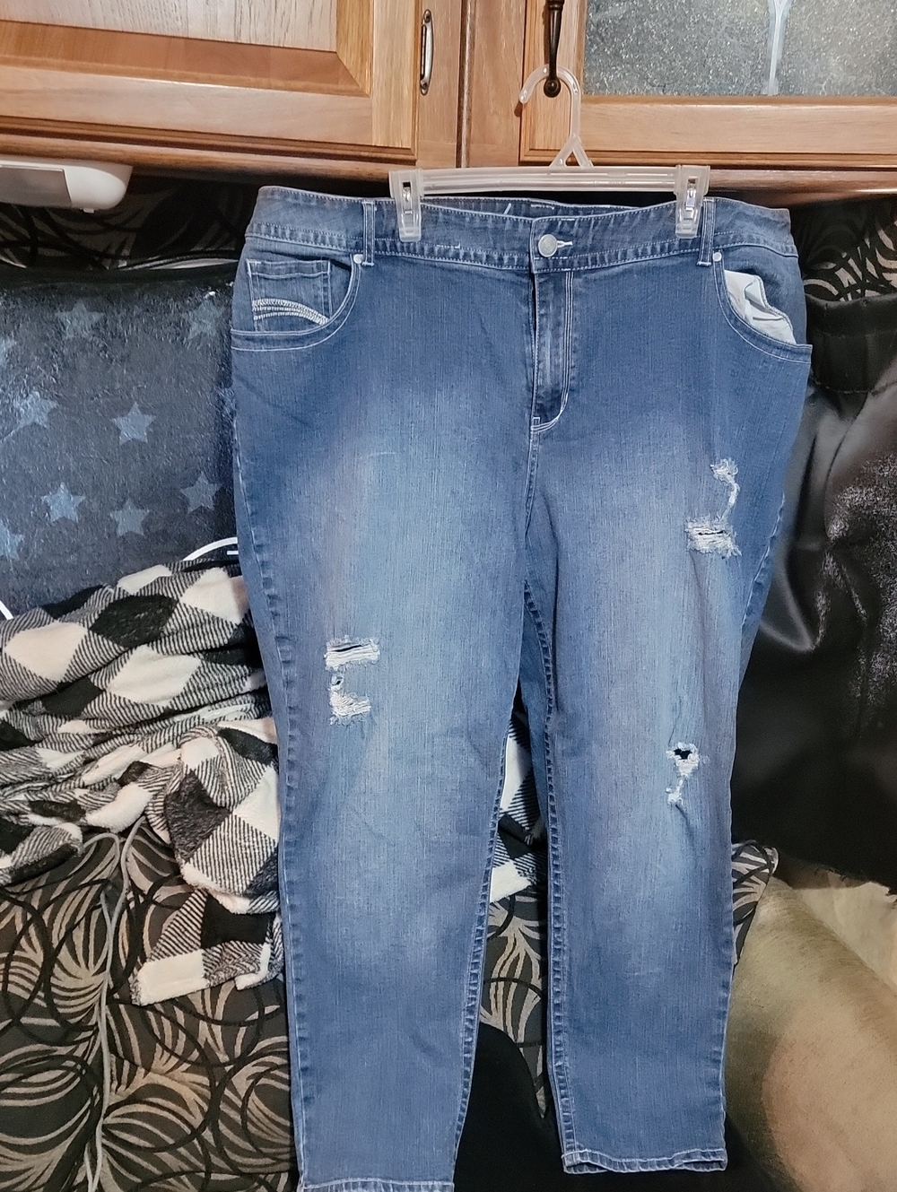 Lane Bryant Light Blue Distressed Skinny Jeans 26 Average